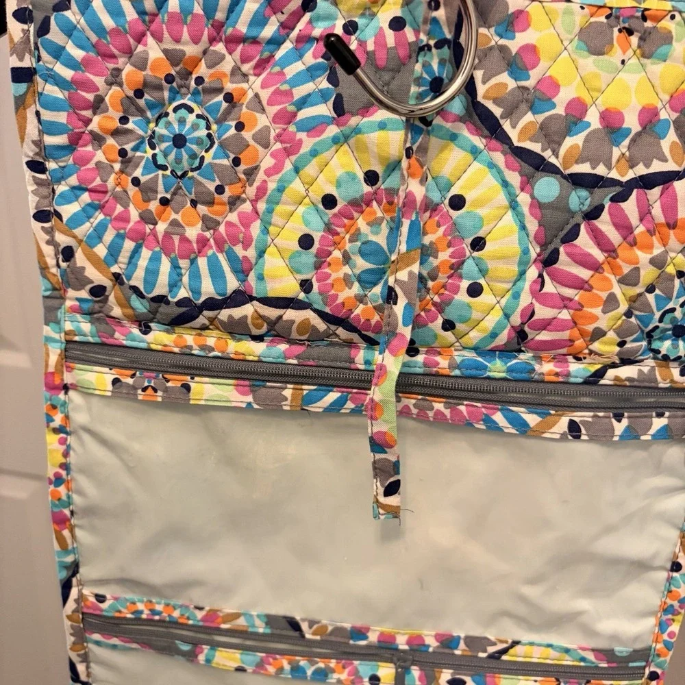 VERA BRADLEY Iconic Hanging Travel Organizer Cosmetics Sunny Medallion EUC